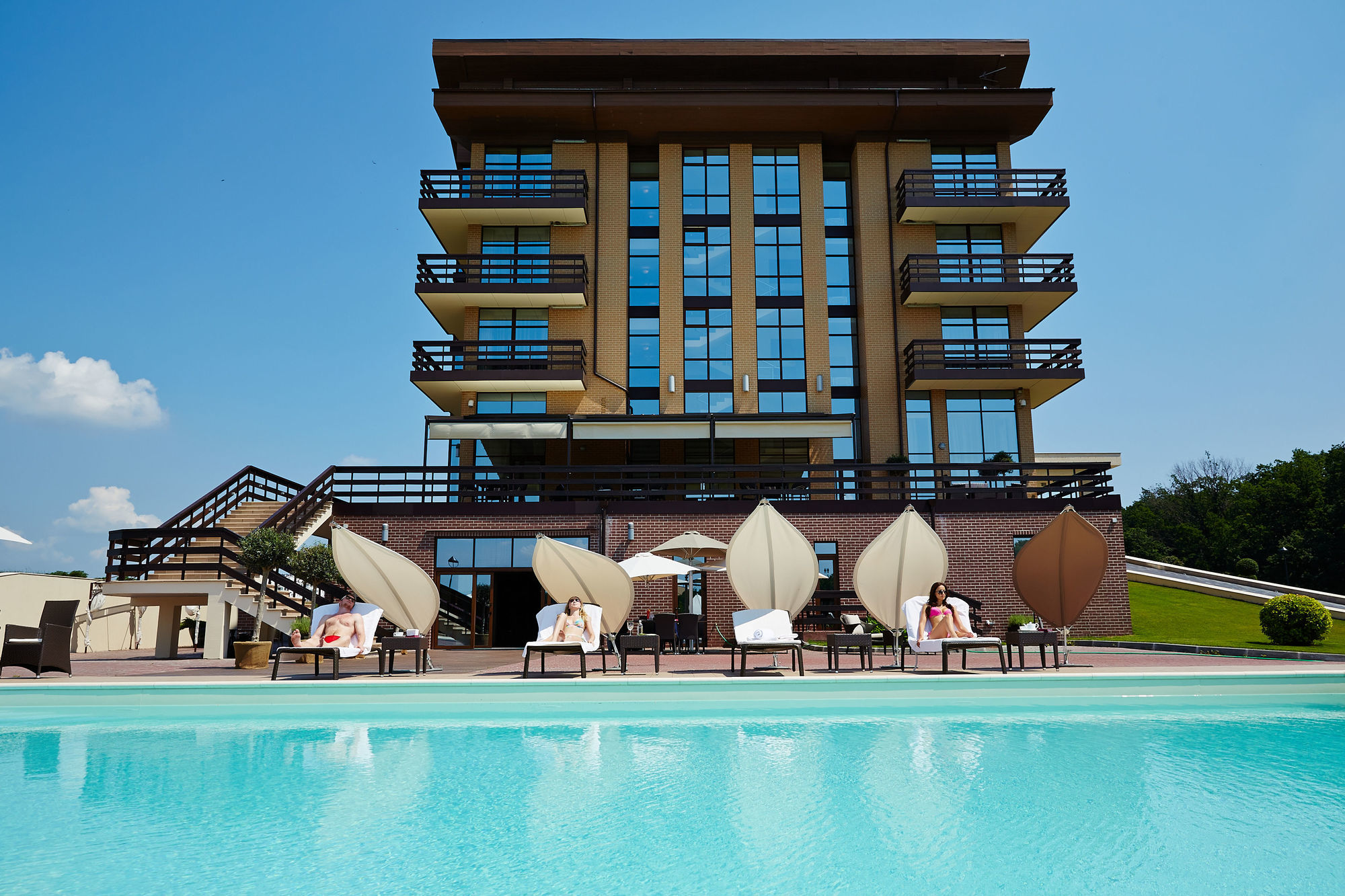 Superior Golf And Spa Resort Kharkiv Exterior photo