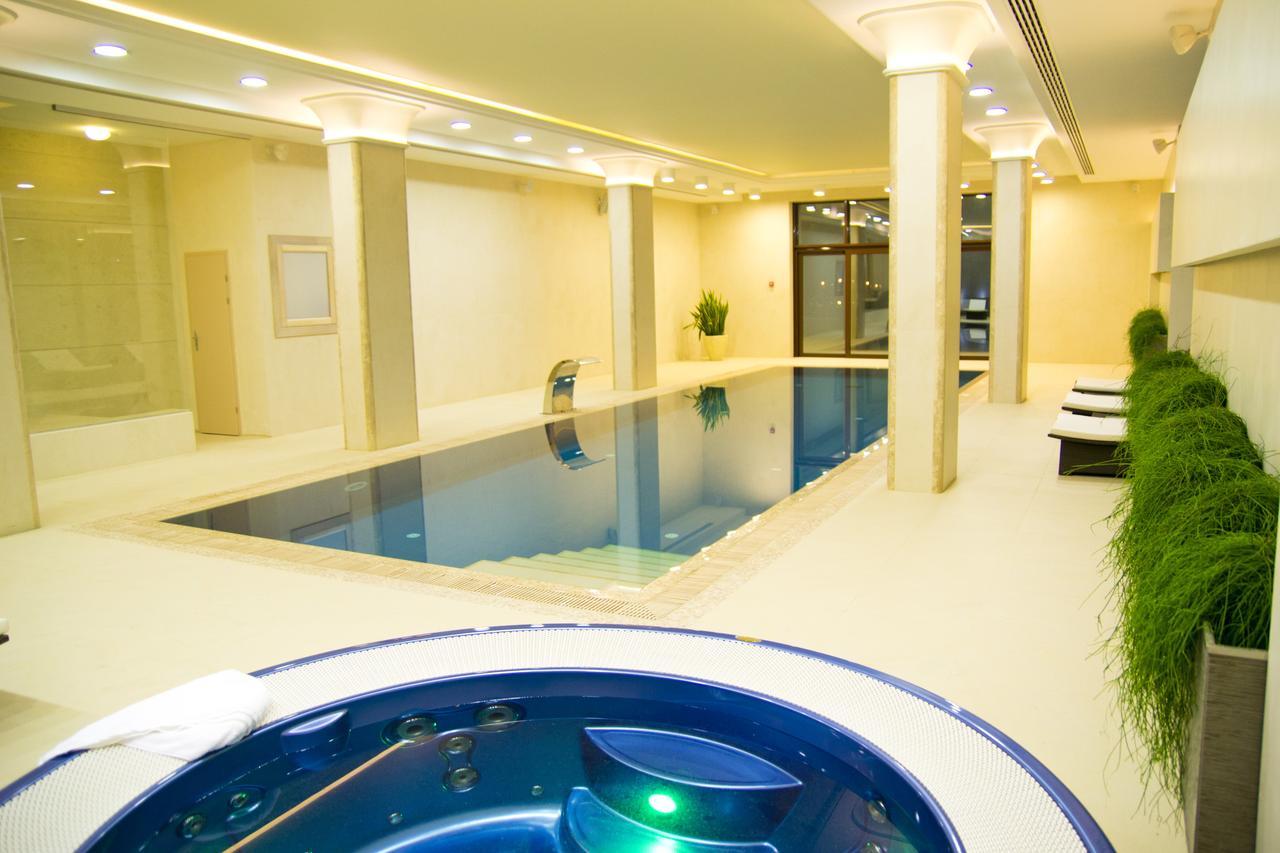 Superior Golf And Spa Resort Kharkiv Exterior photo