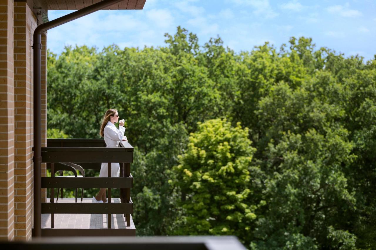 Superior Golf And Spa Resort Kharkiv Exterior photo