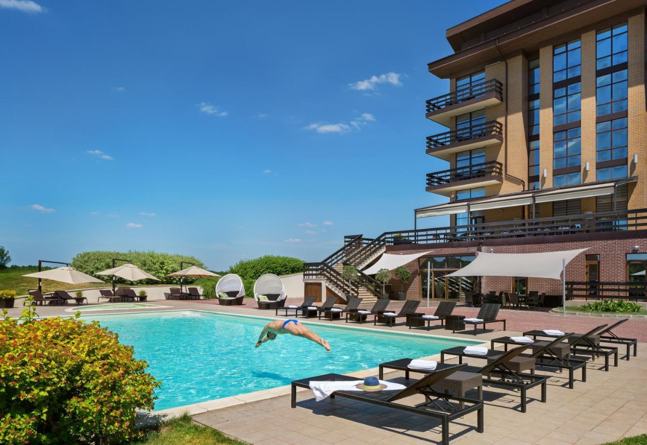 Superior Golf And Spa Resort Kharkiv Exterior photo