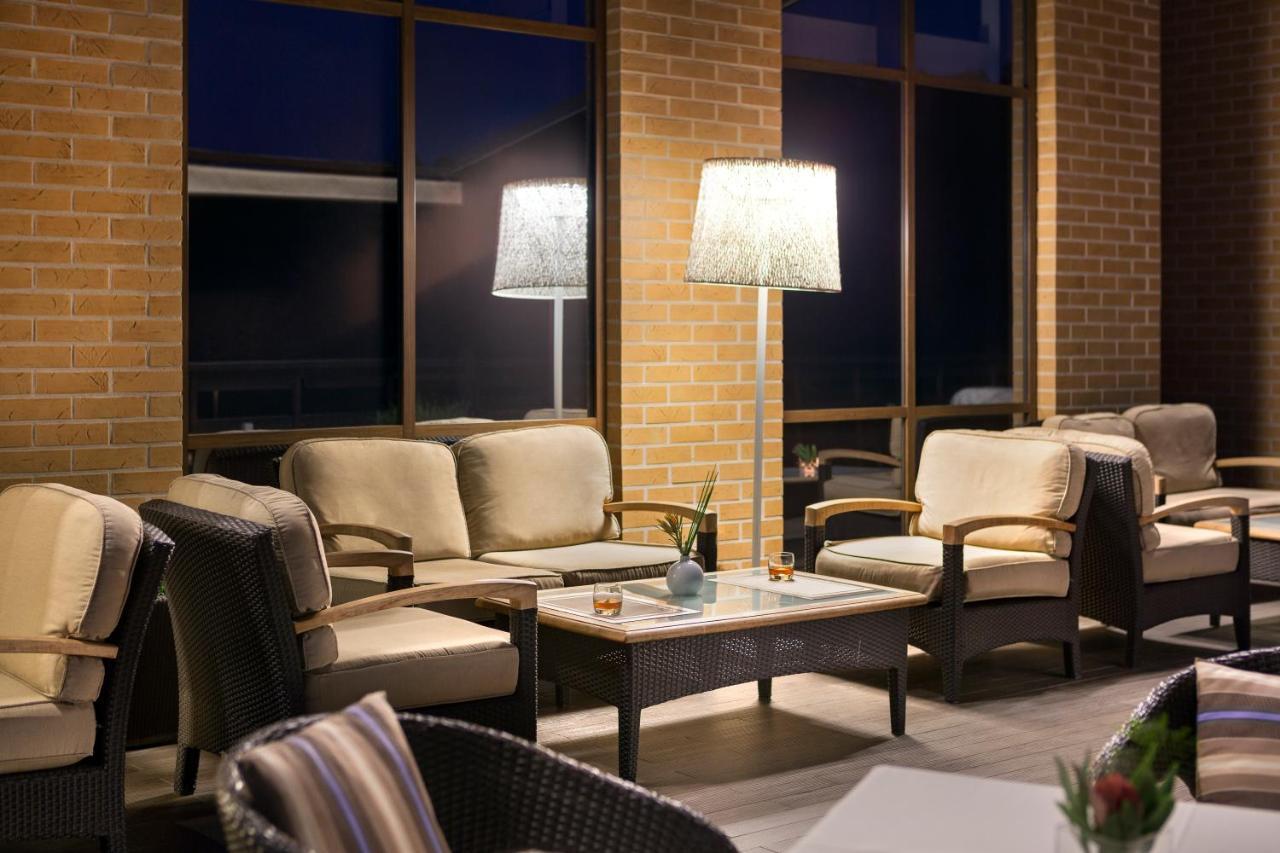 Superior Golf And Spa Resort Kharkiv Exterior photo